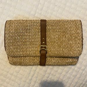 Gap Clutch $10
